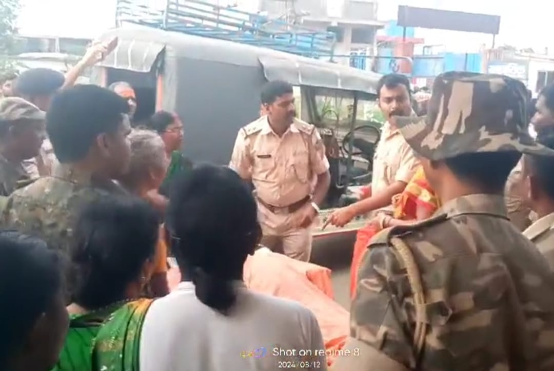 बोकारो में शिक्षिका ने स्कूल परिसर में किया आत्मदाह,भारत माला प्रोजेक्ट के लिए अतिक्रमण हटाने गए अधिकारियों के समक्ष हुई घटना, जानिए 