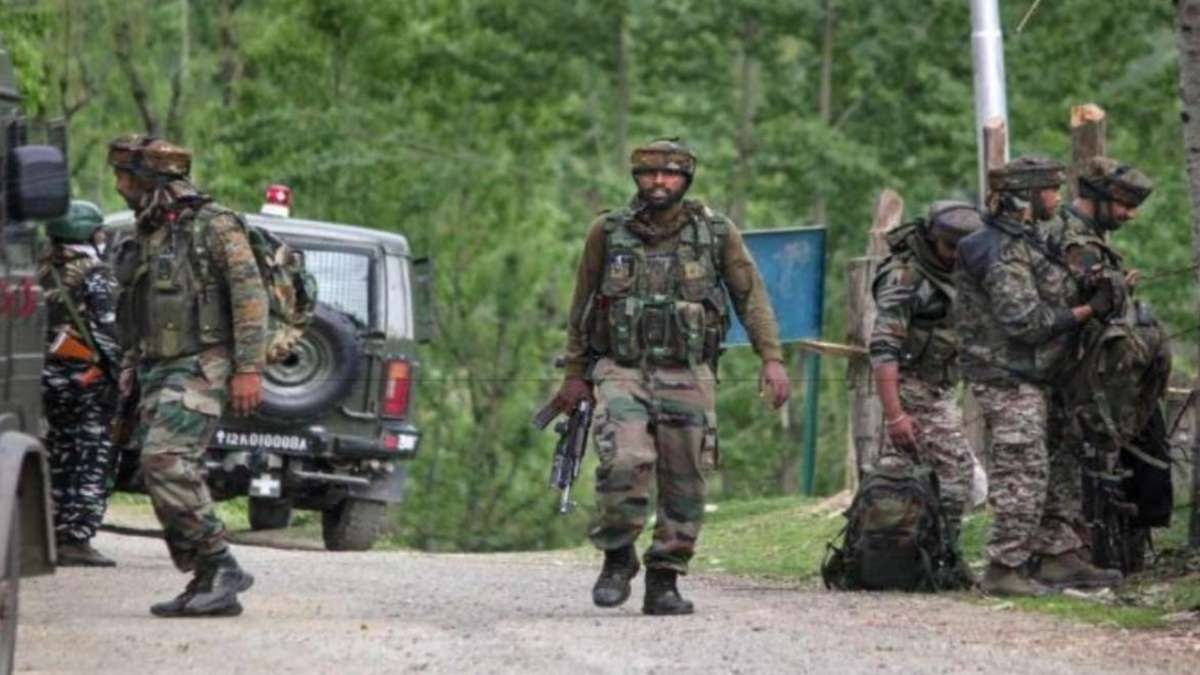 Breaking: जम्मू कश्मीर के डोडा में सुरक्षा बलों और आतंकियों के बीच भीषण मुठभेड, सेना का एक कैप्टन शहीद 