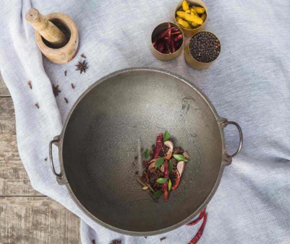 लोहे की कढ़ाई में खाना पकाने की सोच रहे है आप, तो इन खास बातों का रखे ख्याल, वरना हो सकता है स्वास्थ्य नुकसान