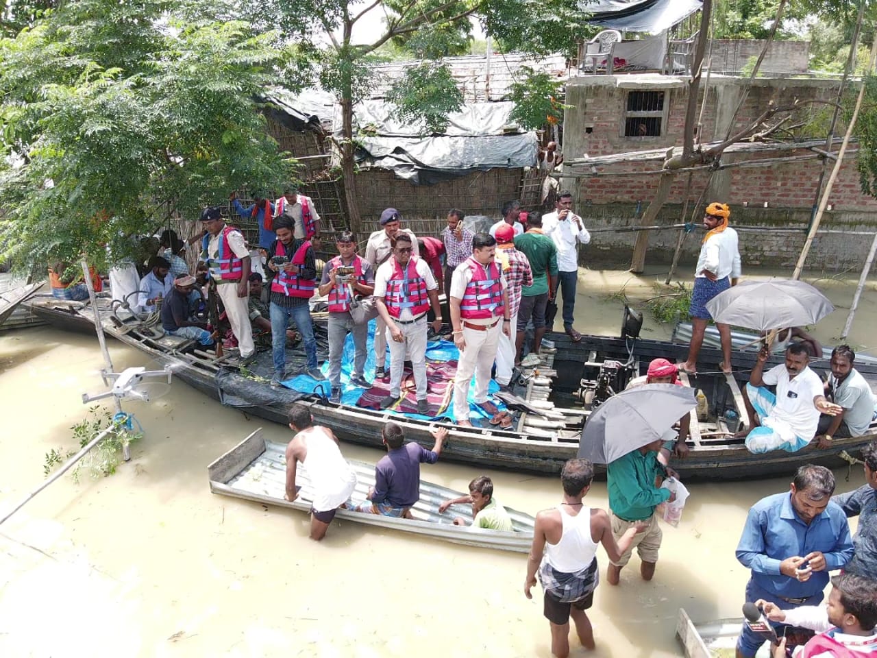 गंगा नदी के कहर से अस्त व्यस्त हुआ साहिबगंज! दाने-दाने को तरस रहे लोग, बाढ़ के खतरे को देखते अलर्ट हुआ प्रशासन