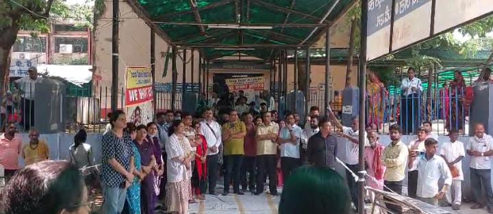 कोलकाता कांड पर नहीं थम रहा विरोध, आज भागलपुर के मायागंज अस्पताल में डॉक्टरों ने किया प्रदर्शन, ममता बनर्जी से की ये मांग