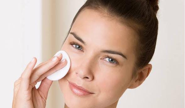 Beauty Tips:अब मेकअप रिमूवल ख़रीदने की टेंशन से पायें आजादी,मेकअप रिमूवल की जगह इस्तेमाल करें यह चीजें