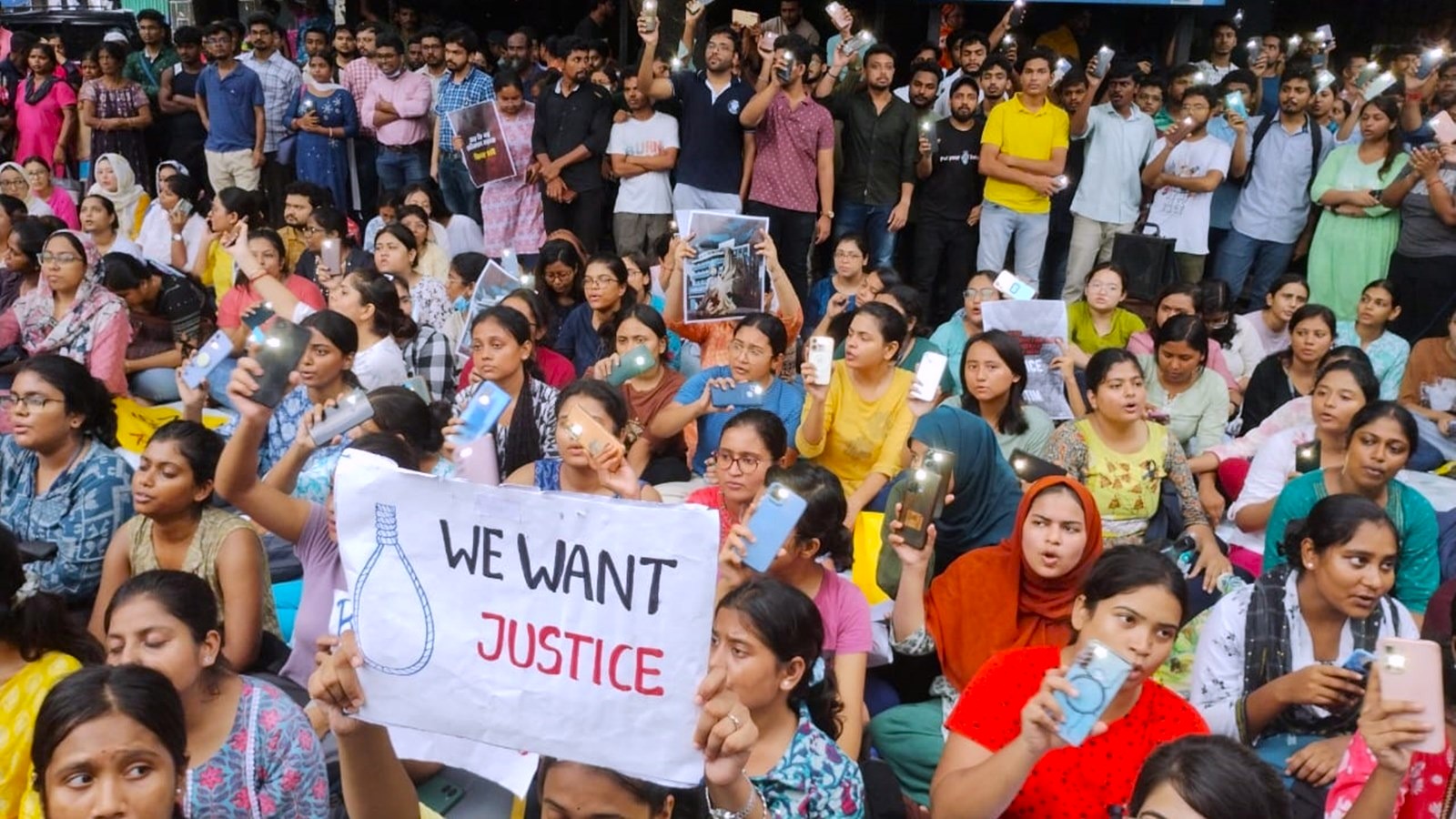 Kolkata Rape-Murder Case: आरोपी संजय रॉय को मिली 14 दिन की न्यायिक हिरासत, सुप्रीम कोर्ट की अपील के बाद भी डॉक्टर्स की हड़ताल जारी