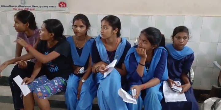 दुमका: फायलेरिया रोधक दवा खाने से बिगड़ी 50 छात्राओं की तबियत, PJMCH में 3 भर्ती