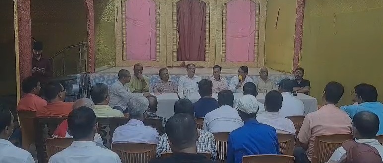 देवघर प्रेस क्लब के पुर्नगठन के लिए आम बैठक का आयोजन,सभी प्रतिष्ठित हिंदी अखबारों के संपादक भी रहे मौजूद