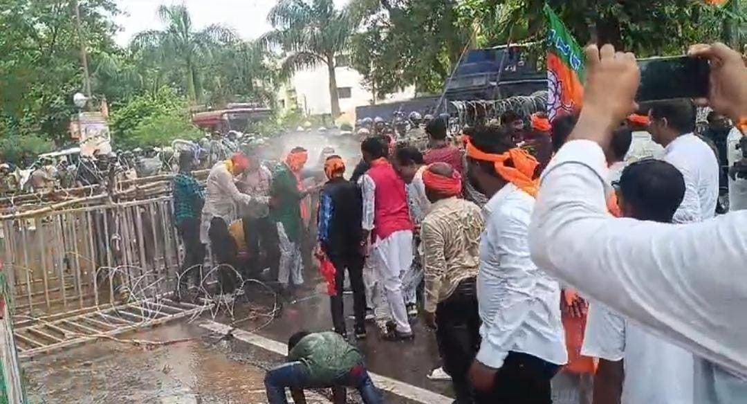 आक्रोश रैली: रांची पुलिस और भाजपा नेता के बीच शुरू हुआ ट्वीटर वॉर, देखिए पुलिस ने बाबूलाल मरांडी को क्या दिया जवाब