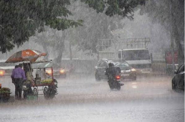 Weather Update: झारखंड के कुछ हिस्सों में दोपहर बाद झमाझम बारिश के आसार, आसमानी बिजली से रहें सावधान