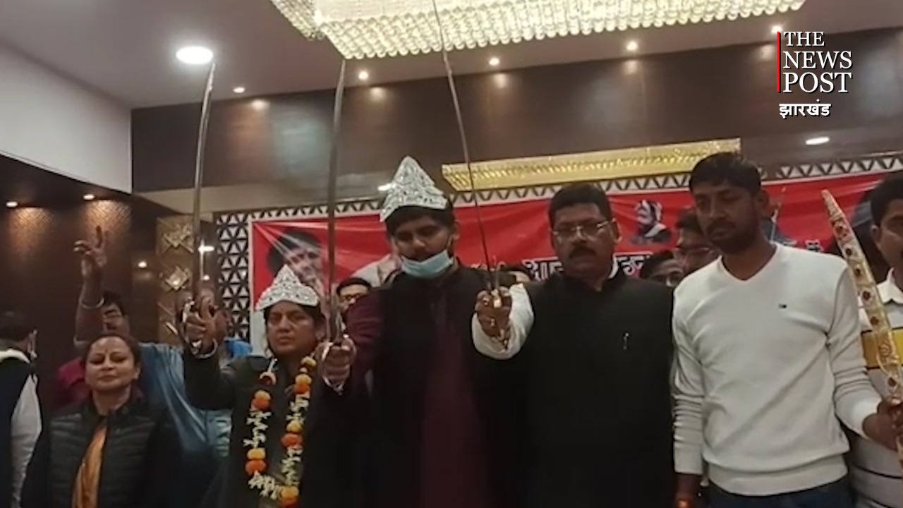 पति आनंद मोहन की रिहाई के लिए समर्थन मांगने विधायक बेटे के साथ कोयलांचल पहुंची पूर्व सांसद लवली आनंद