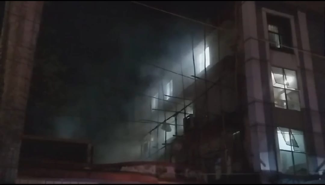 हजारीबाग के प्राइवेट अस्पताल में AC ब्लास्ट, मौके पर मची अफरा-तफरी 