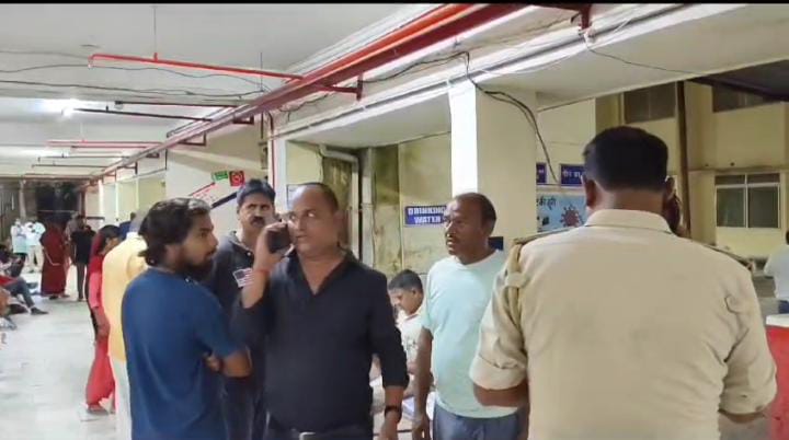 गढ़वा में दर्दनाक सड़क हादसा! स्कार्पियो व कार की टक्कर में एक की मौत, तीन घायल