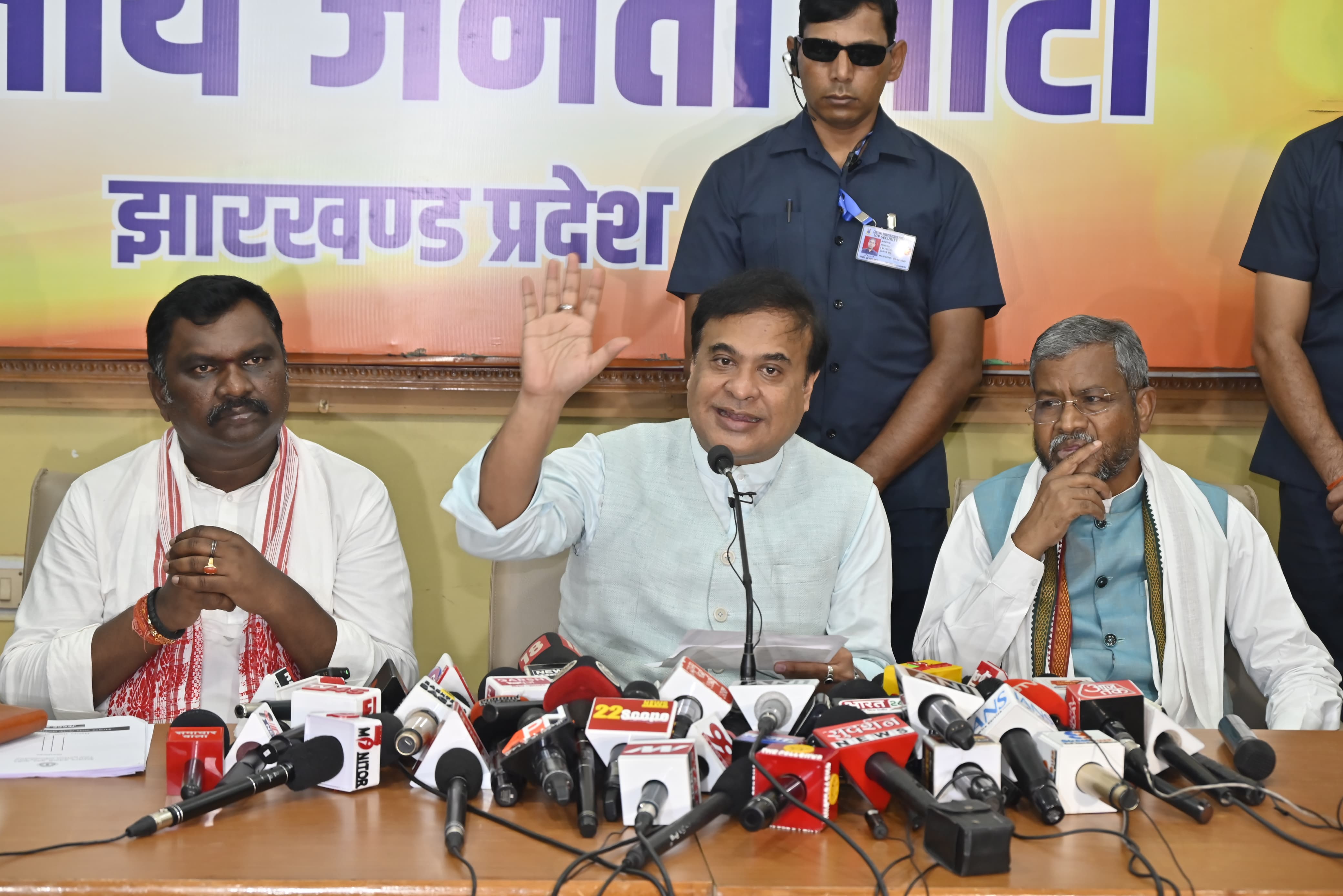 उत्पाद सिपाही दौड़: मृतक की संख्या 15, परिजनों को भाजपा देगी एक-एक लाख की सहायता, हेमंत से भी किया मांग