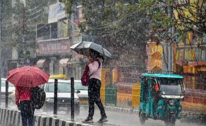 Weather Alert:आज भी झारखंड के कई जिलों में गरज के साथ बारिश की संभावना,वज्रपात को लेकर आईएमडी का खास चेतावनी
