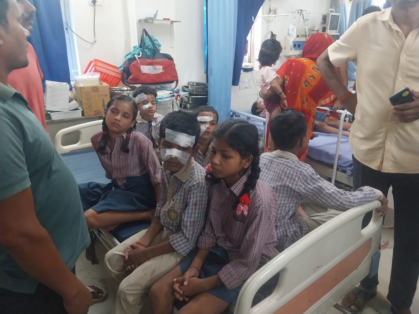 बेगूसराय: अनियंत्रित ट्रक ने स्कूली वाहन में मारी टक्कर, दर्जनों बच्चे घायल, दो की हालत गंभीर