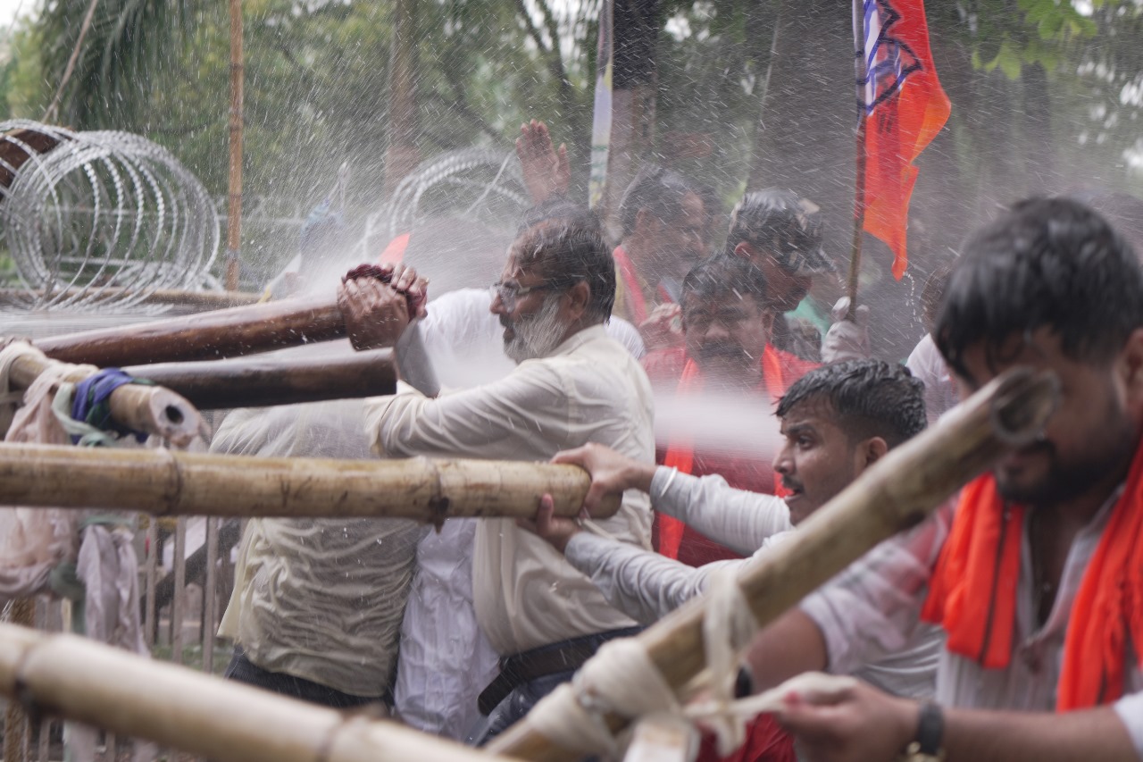 झारखंड: भाजपा नेताओं को गिरफ्तार करने पर रोक,हाई कोर्ट ने राज्य सरकार से जवाब मांगा