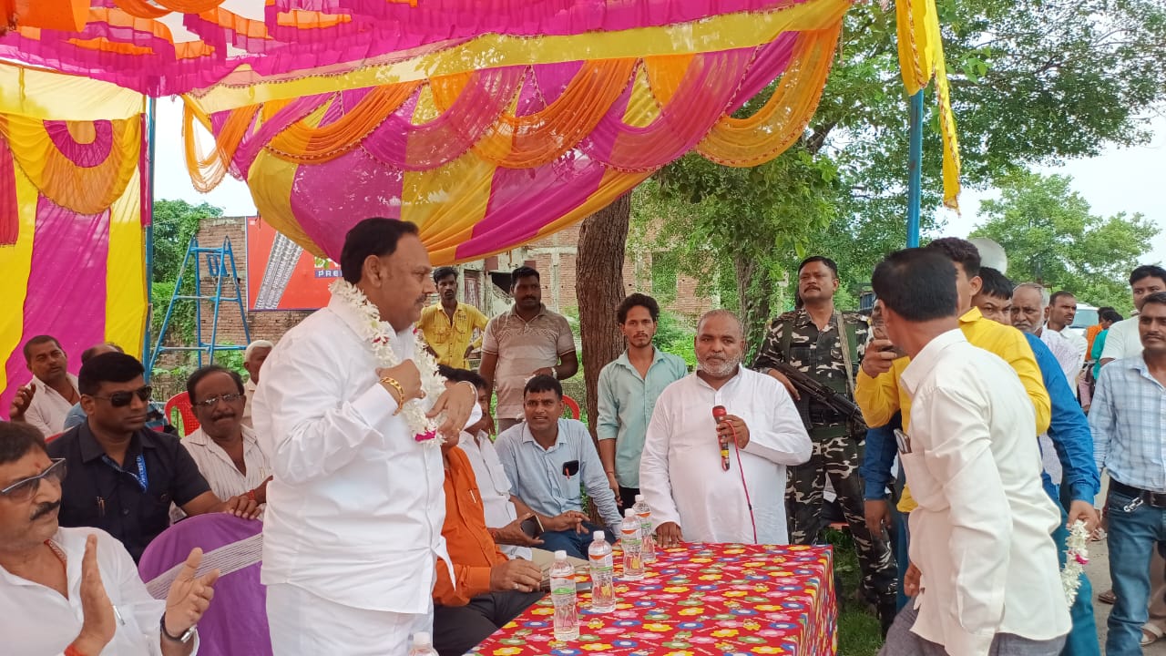 45 करोड़ की लागत से बनेगा हैदरनगर-पंसा पथ, विधायक ने किया शिलान्यास, कहा-विरोधियों की बोलती बंद