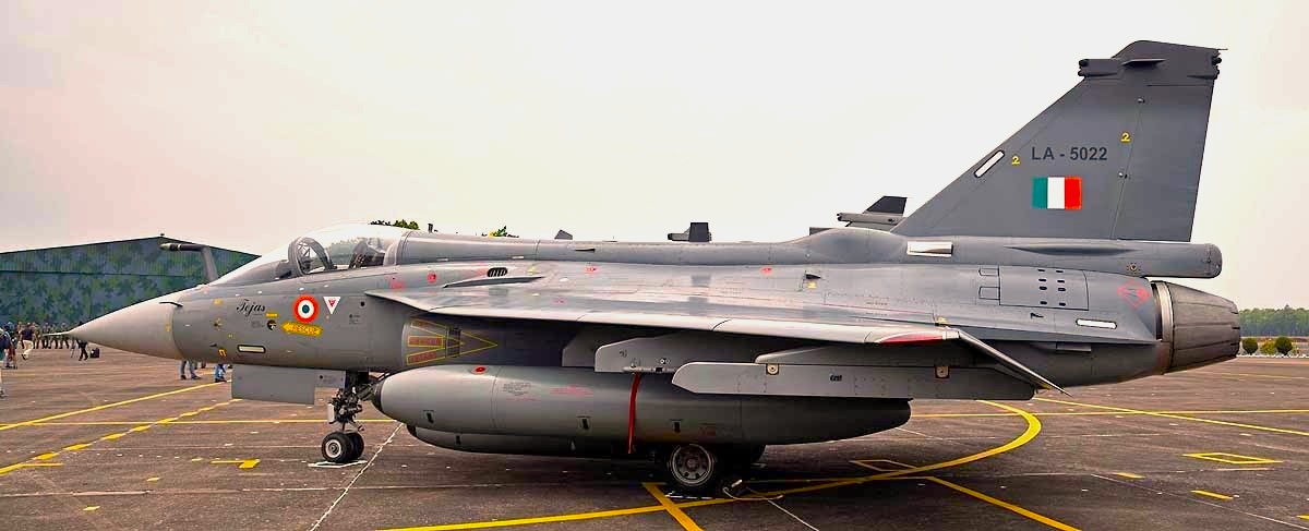 भारतीय वायु सेना में Tejas MK1-A की एंट्री , जानिए दुश्मनों पर कैसे कहर बरपायेगा ये लड़ाकू जेट