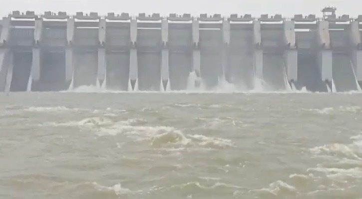 सरायकेला: चांडिल डैम का जलस्तर 182 मीटर तक पहुंचा, खोले गए 9 फाटक