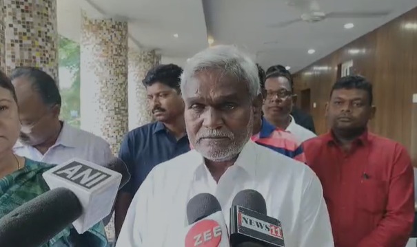 पाकुड़ पहुंचे पूर्व सीएम चंपाई सोरेन, कहा- घुसपैठ का मुद्दा सबसे जटिल मुद्दा