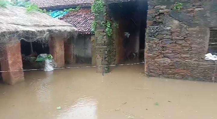 Weather Update: झारखंड में लगातार बारिश से उफान पर नदियां, कई बांध के खोले गए फाटक, अब तक 4 की मौत,पढें आज कैसा रहेगा मौसम