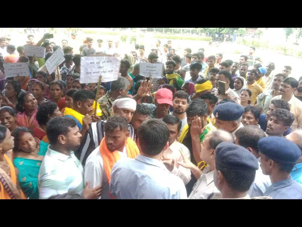 कोयलांचल में पानी संकट: आक्रोशित लोगों का जब टूटा सब्र तो पढ़िए क्या किया !