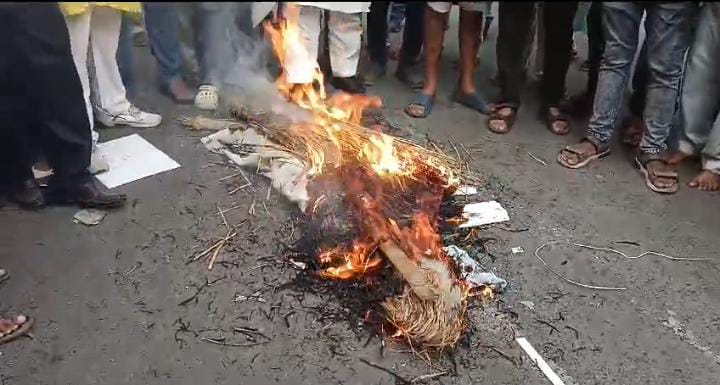 Bihar News: विदेश में सिखों के खिलाफ दिए बयान से नाराज समुदाय ने राहुल गांधी का फूंका पुतला, पढ़िए क्या हैं उनकी मांगें