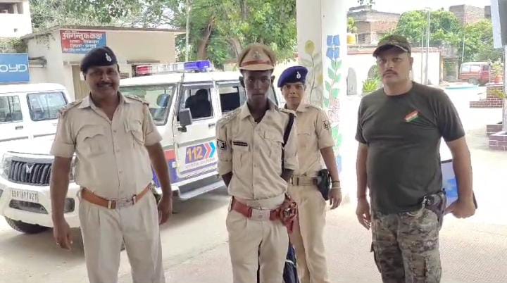 Bihar: वर्दी पहनकर धौंस जमानेवाले को पुलिस ने दबोचा, पढ़ें पूछताछ में क्या खुलासा हुआ