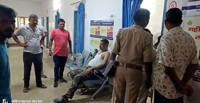 Dumka News: वाहन जांच के दौरान बाइक सवार को रोका तो हवलदार को मारी टक्कर, दोनों घायल