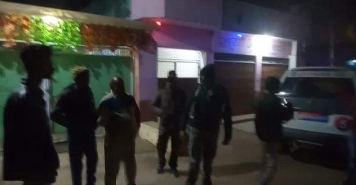 रामगढ़ में अपराधियों ने बीच चौक एक व्यक्ति को मारी गोली, पुलिस ने  घटना से किया इनकार
