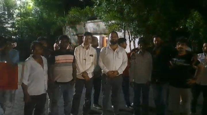 लौहनगरी में लव जिहाद! लड़की को प्रेमजाल में फंसाया फिर लेकर हुआ फरार, हिंदू संगठन और परिजनों ने थाना में किया हंगामा