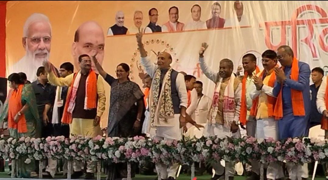 धनबाद पहुंचे राजनाथ सिंह के भाषण का लब्बोलुआब , प्रधानमंत्री के चहरे पर ही भाजपा लड़ेगी विस चुनाव