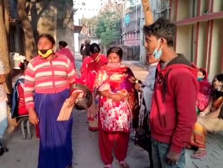 शर्मनाक :  कोरोना संक्रमित पाए जाने के बाद डॉक्टर ने ईलाज से किया इनकार, फर्श पर ही महिला ने तोड़ा दम  