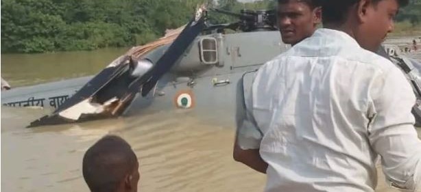 Big Breaking: मुजफ्फरपुर में  राहत सामग्री पहुंचाने वाला हेलीकॉप्टर क्रैश
