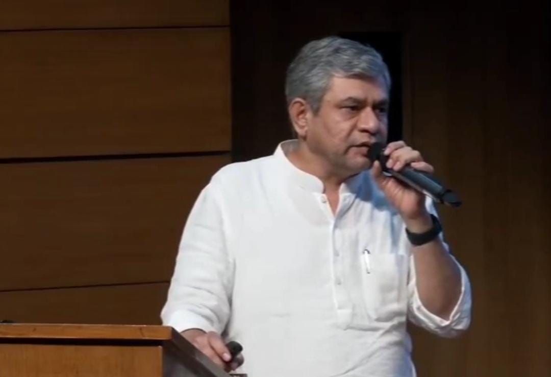 रेलवे कर्मचारियों को बोनस देने की घोषणा, जानिए केंद्रीय कैबिनेट की बैठक में क्या हुआ फैसला