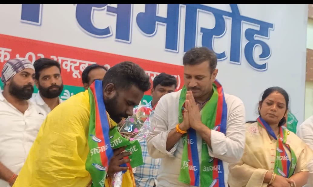 AJSU में शामिल हुए झुमरा किंग, सुदेश महतो ने किया सलाम, जानिए कौन है यह व्यक्ति