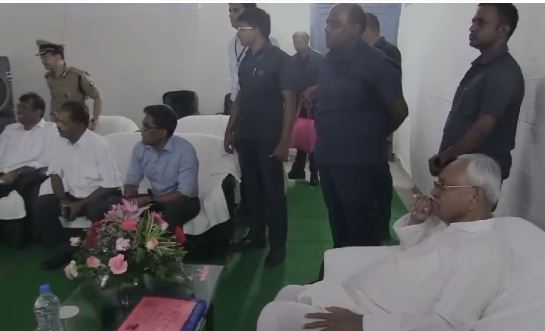 सीएम नीतीश ने दरभंगा में बाढ़ राहत कार्यों का लिया जायजा, अधिकारियों को दिए जरूरी निर्देश