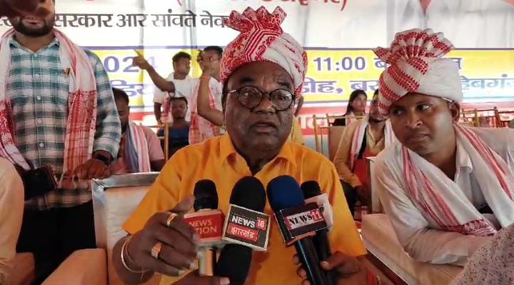 Sahibganj: मांझी परगना सम्मेलन में शामिल होने भोगनाडीह पहुंचे लोबिन हेंब्रम, बंगलादेशी घुसपैठियों को लेकर हेमंत सोरेन पर साधा निशाना