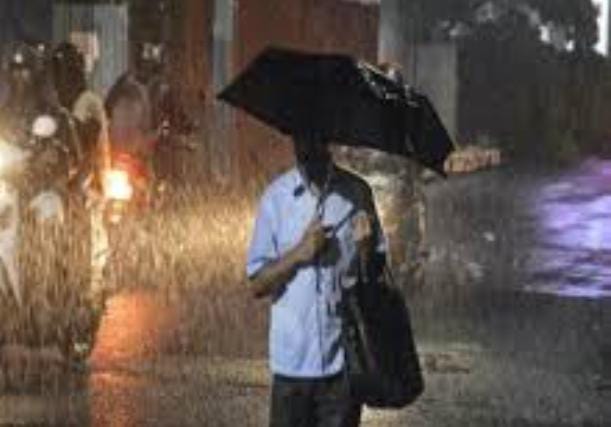 Weather Forecast:झारखंड के इन जिले में आज गरज के साथ बारिश की संभावना, राजधानी में छाये रहेंगे बादल, पढें कब से साफ होगा मौसम