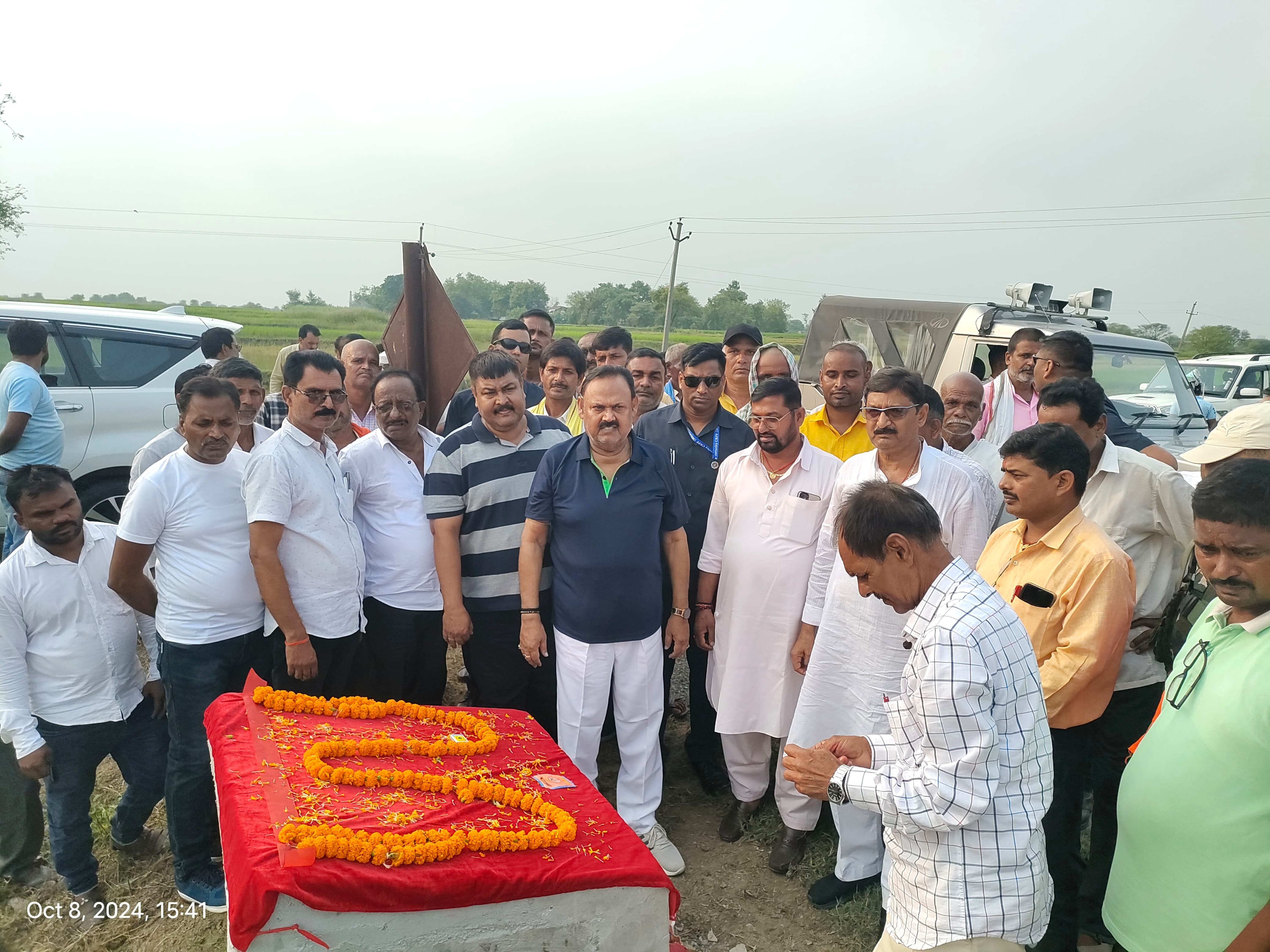 चार सड़कों के निर्माण कार्य का विधायक कमलेश ने किया शिलान्यास, कहा- ईमानदारी के साथ करता हूं राजनीति