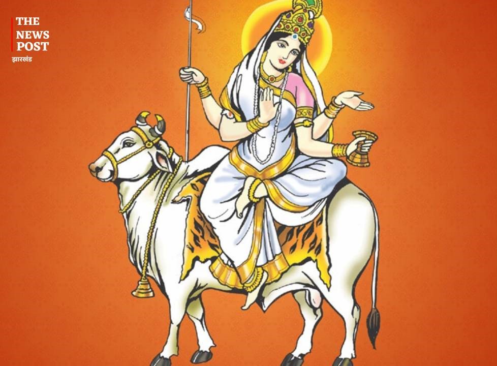 नवरात्र का आठवां दिन महागौरी को समर्पित, भोग में चढ़ाएं नारियल से बनी मिठाई, इस मंत्र का करें जाप