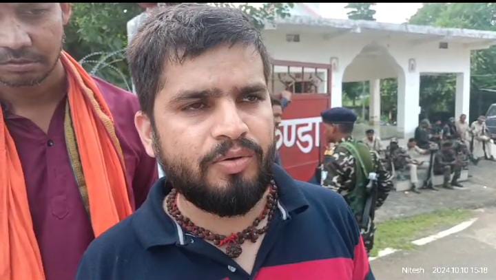 गढ़वा के स्कूल में जबरन कराया जा रहा था धर्म परिवर्तन, लोगों ने सड़क जामकर काटा बवाल   