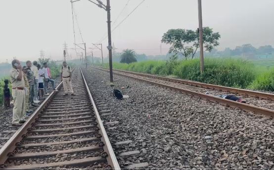 Saraikela News : गम्हरिया रेलवे स्टेशन के पास टाटा स्टील के कर्मचारी की रेल ट्रैक पर मिली लाश, इलाके में सनसनी