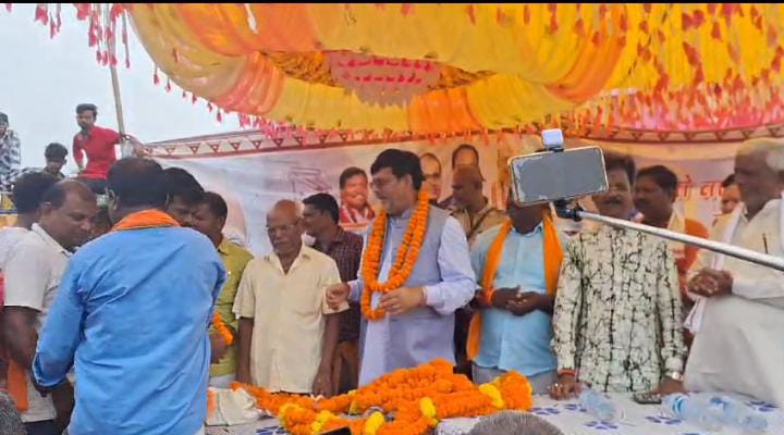 अंनत ओझा के प्रयास से साहिबगंज को मिली कई ट्रेनों की सौगात, साहिबगंज वासियों में खुशी की लहर, पढ़ें लोगों ने क्या लिया संकल्प