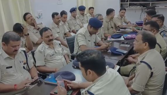 झारखंड में चुनाव की तारीखों का ऐलान होते ही साहिबगंज पुलिस एक्टिव, एसपी ने किया बैठक