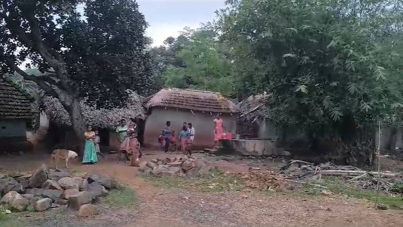 BIG BREAKING : शिकारीपाड़ा में 3 दिनों में 3 महिलाओं की मौत, कारण अज्ञात जांच में जुटी प्रशासन