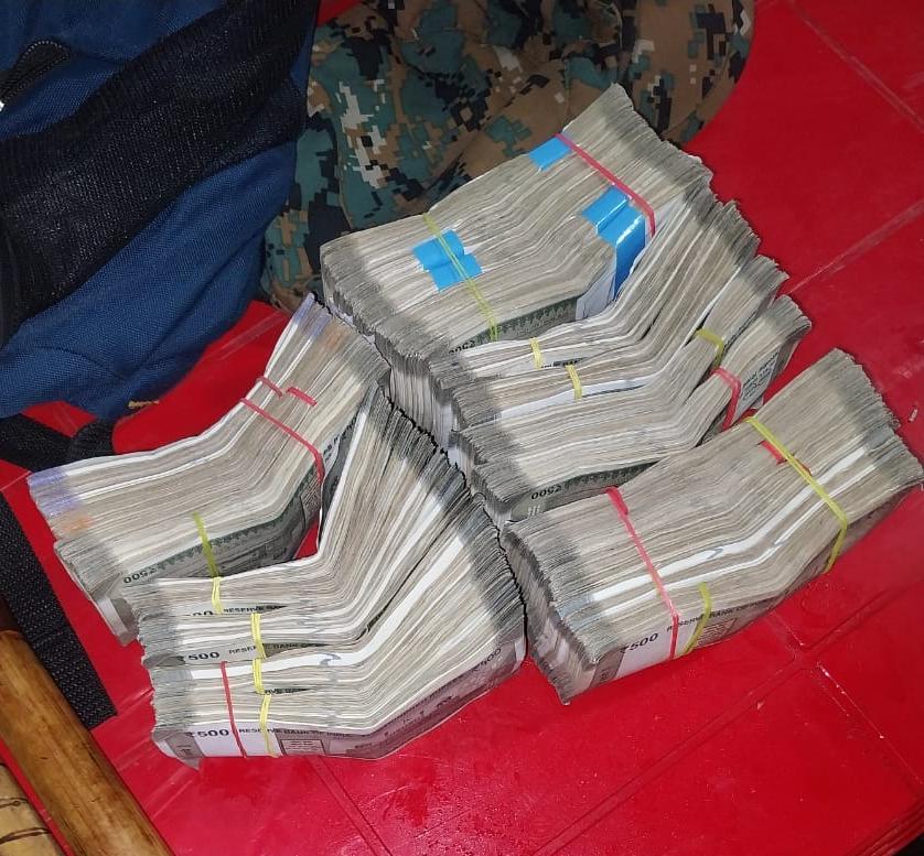 Dhanbad: चेकिंग तेज हुई तो बरामद होने लगे नोटों के बंडल, जानिए पूरा विवरण