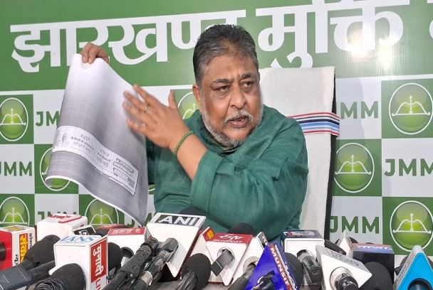 झामुमो का बड़ा बयान-सहारा का पैसा खा जाना मोदी की गारंटी, JMM की सरकार दिलाएगी सहारा निवेशकों का पैसा