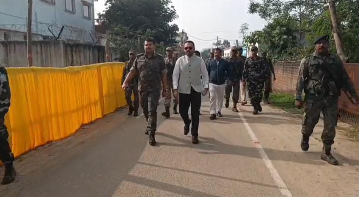 Jharkhand Election:लोहरदगा विधानसभा सीट पर चुनाव की तैयारी पूरी, मतदान कर्मियों को किया गया कलस्टर रवाना 