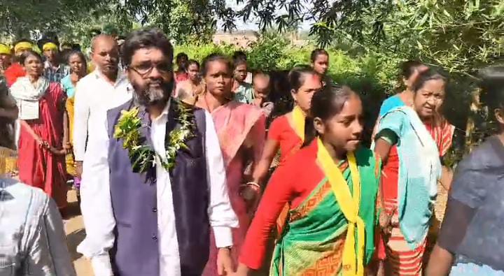 जामा के मैदान में जमकर पसीना बहा रहे हैं निर्दलीय प्रत्याशी रामकृष्ण हेंब्रम, रोचक हो सकता है मुकाबला 