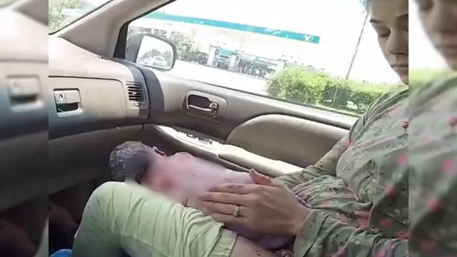 Viral Video: चलती कार में महिला ने बच्चे को दिया जन्म, वीडियो देख भावुक हुए लोग
