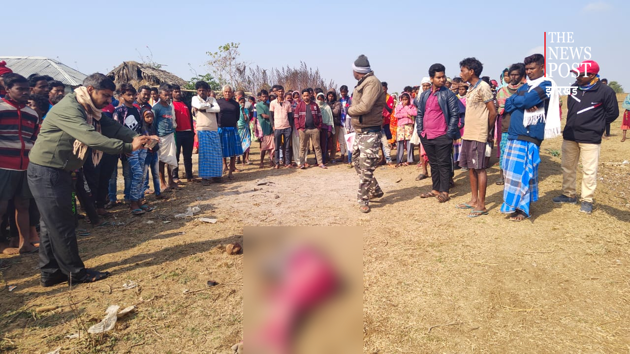 आधी रात को किसी से मिलने निकली युवती, सुबह घर के बाहर पड़ी मिली लाश